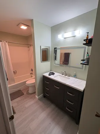 $306,900 | 5524 West Shore Drive, McHenry, IL 60050