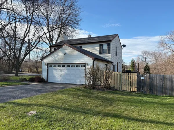 $306,900 | 5524 West Shore Drive, McHenry, IL 60050