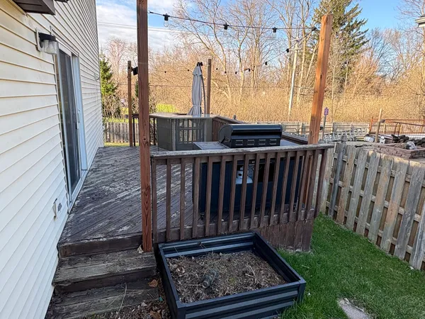 $306,900 | 5524 West Shore Drive, McHenry, IL 60050