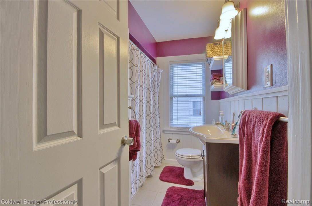 1461 Oakley Road Clawson, MI 48017 - Photo 19 of 32 a (19).jpg