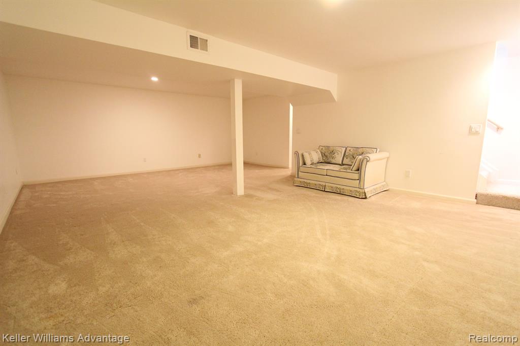 22132 Edgewater Novi, MI 48375 - Photo 16 of 27