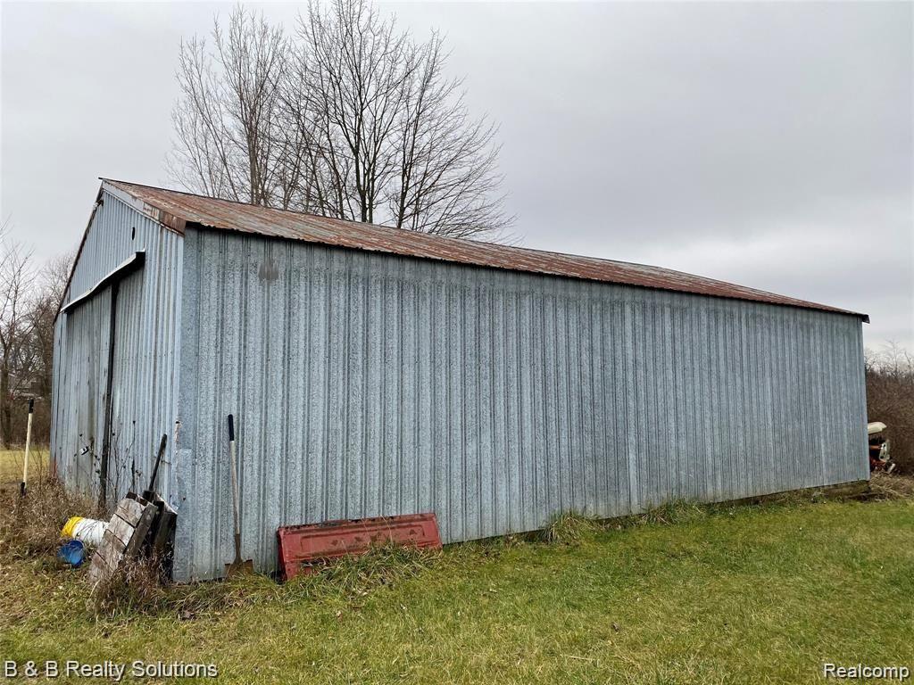 5615 Fish Lake Road North Branch, MI 48461 - Photo 1 of 15