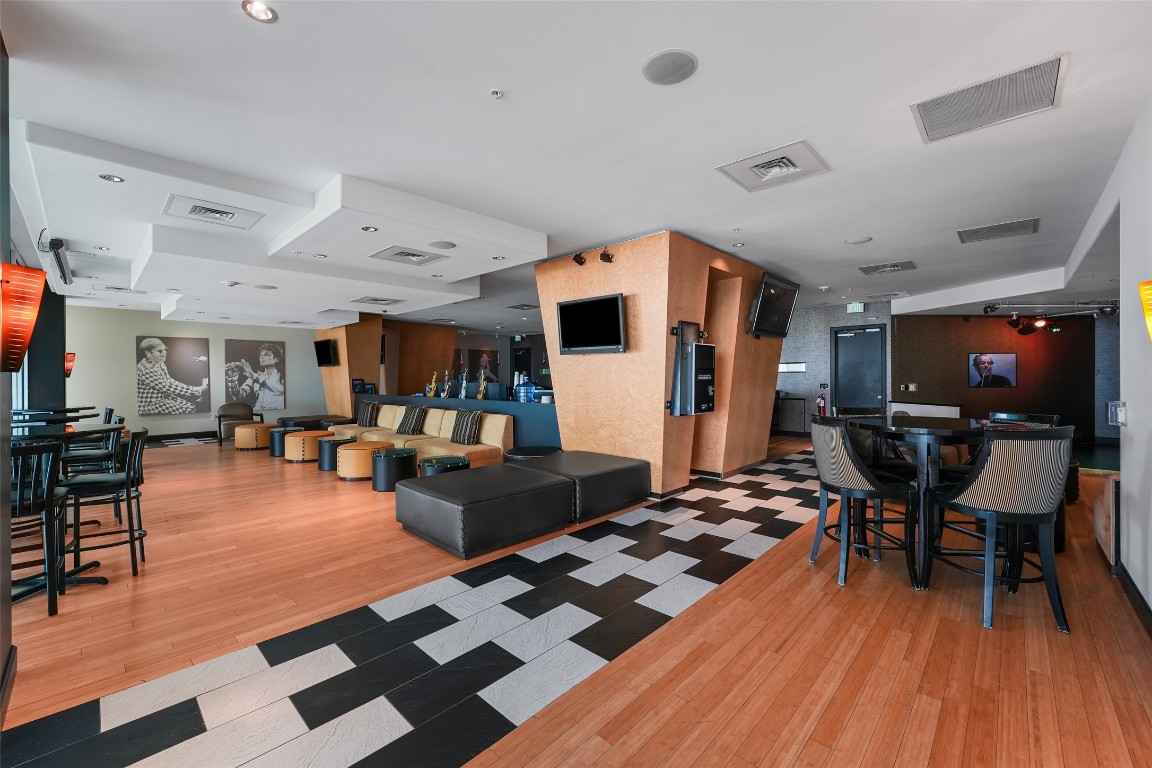 10327 Termini-San Luis Pass Road, Unit 319 Galveston, TX 77554 - Photo 20 of 28 Owner's lounge.