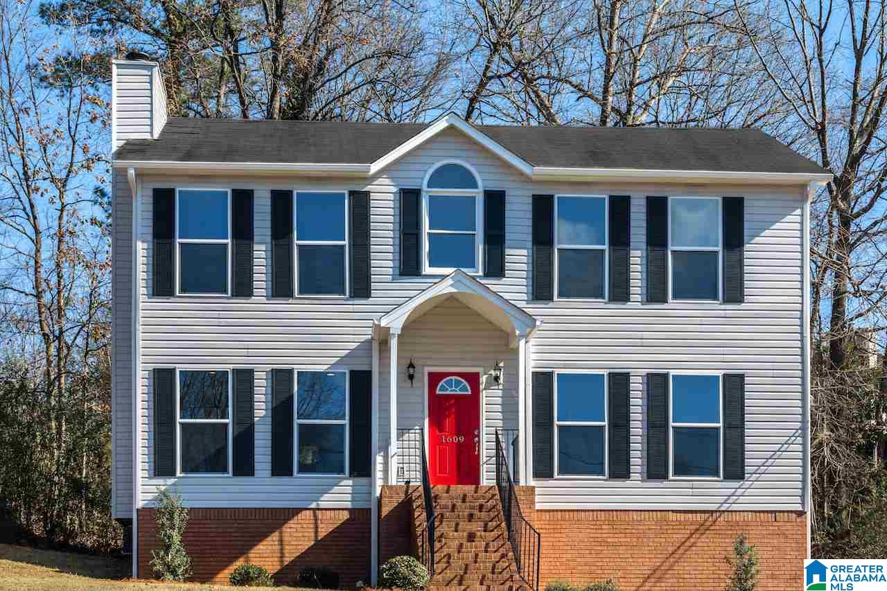 1609 Ridgefield Lane Birmingham, AL 35215 - Photo 1 of 32