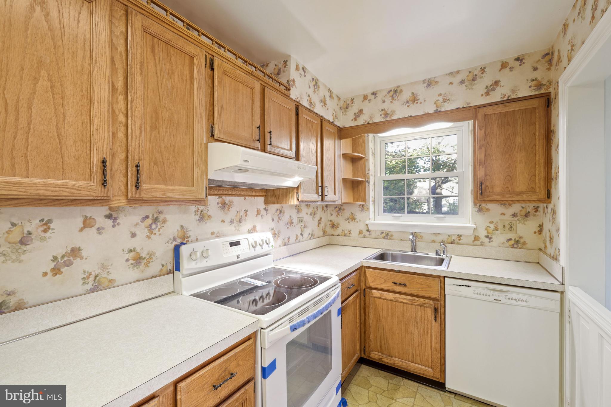 9905 Merwood Lane Silver Spring, MD 20901 - Photo 11 of 42