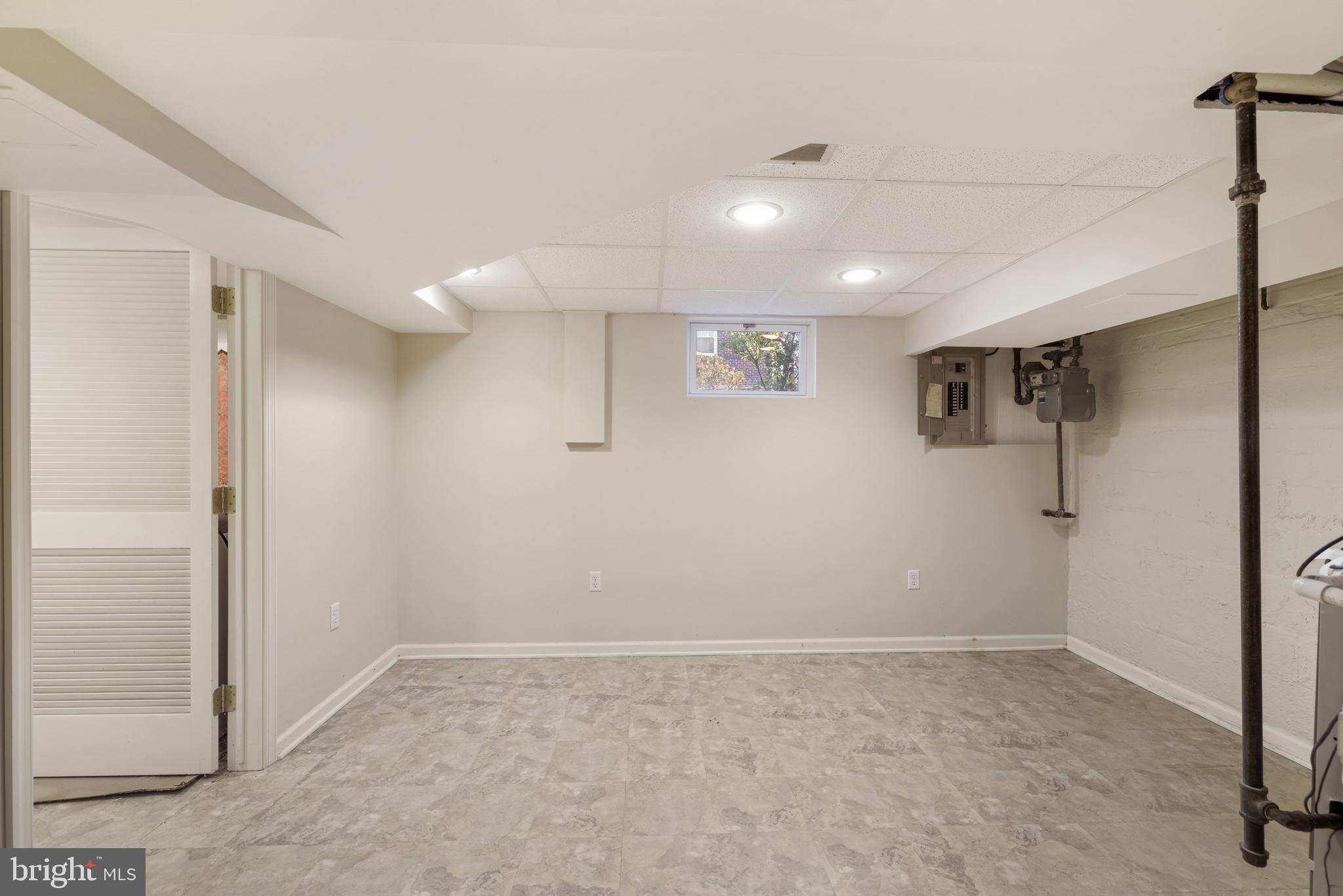 9905 Merwood Lane Silver Spring, MD 20901 - Photo 16 of 42