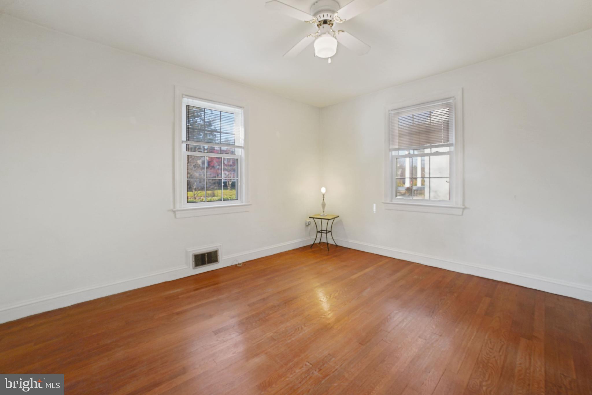 9905 Merwood Lane Silver Spring, MD 20901 - Photo 17 of 42
