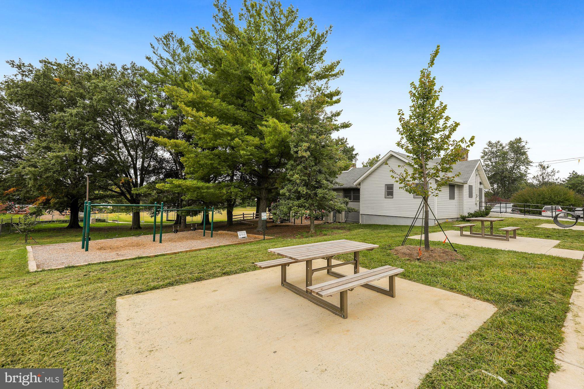 9905 Merwood Lane Silver Spring, MD 20901 - Photo 36 of 42