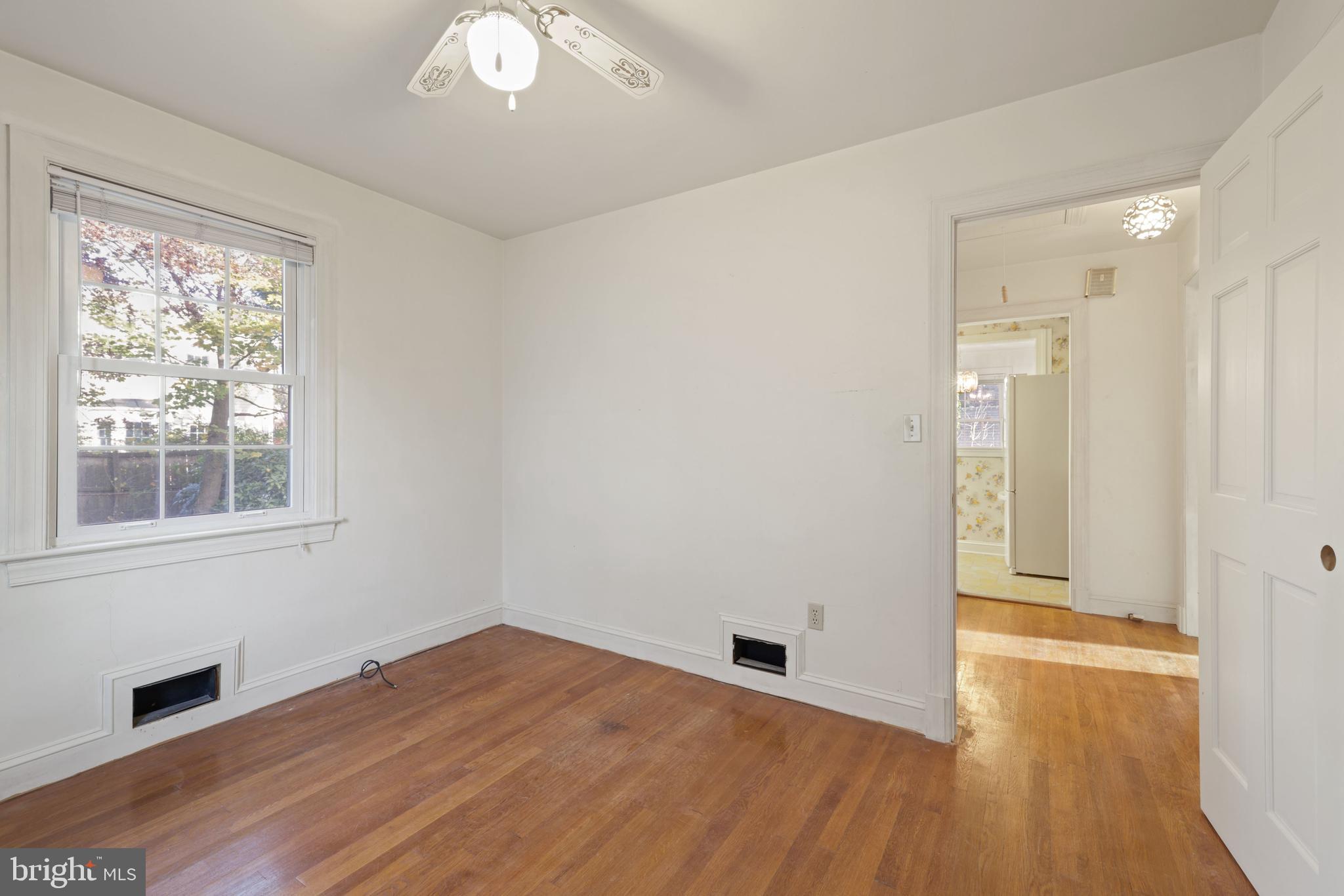 9905 Merwood Lane Silver Spring, MD 20901 - Photo 6 of 42