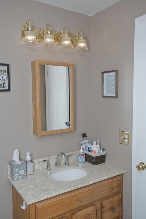 129 Meadowbrook Road Agawam, MA 01001 - Photo 20 of 28 Gallery Image 20
