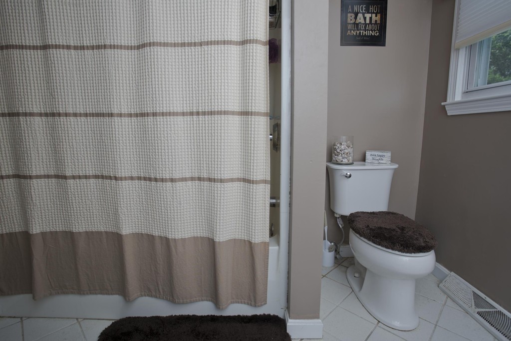129 Meadowbrook Road Agawam, MA 01001 - Photo 21 of 28 Gallery Image 21