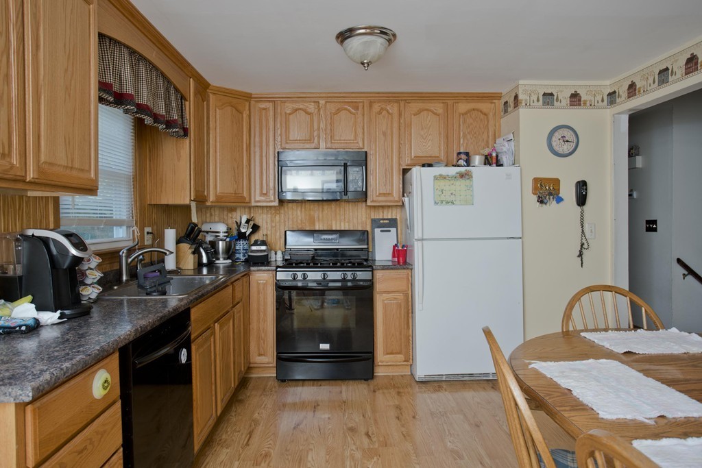 129 Meadowbrook Road Agawam, MA 01001 - Photo 9 of 28 Gallery Image 9