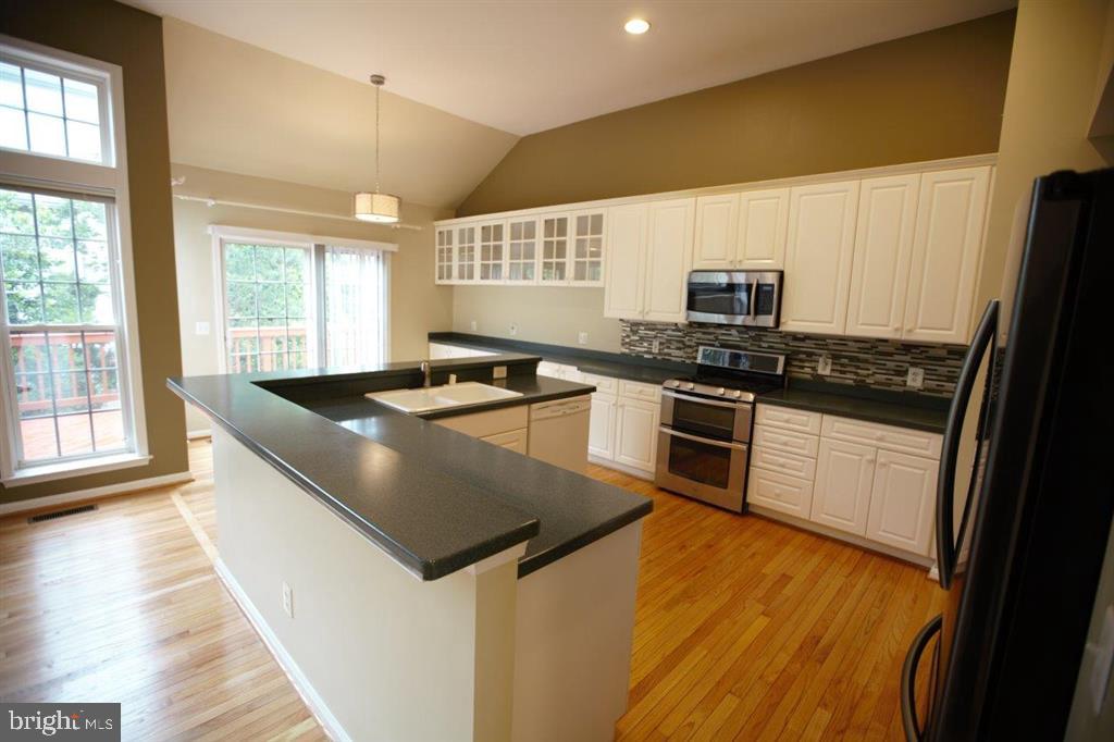 12500 Fox View Way Reston, VA 20191 - Photo 13 of 43 Gallery Image 13