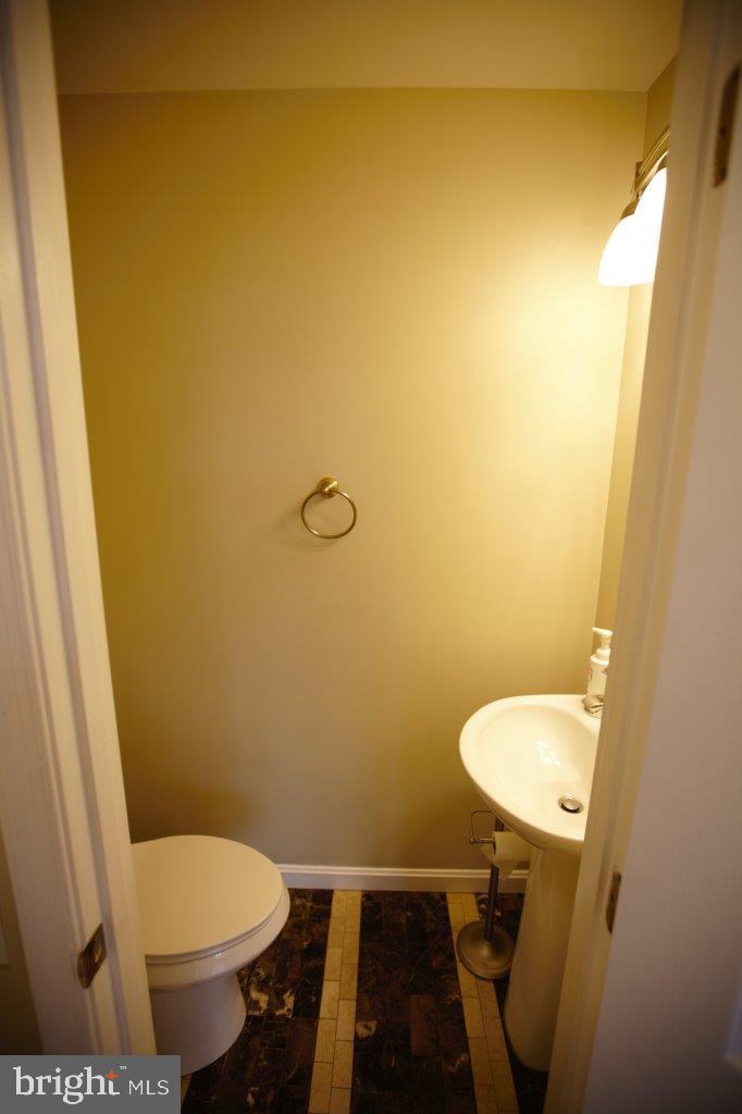 12500 Fox View Way Reston, VA 20191 - Photo 20 of 43 Gallery Image 20