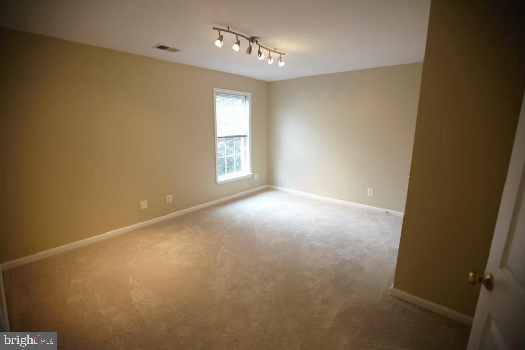 12500 Fox View Way Reston, VA 20191 - Photo 25 of 43 Gallery Image 25