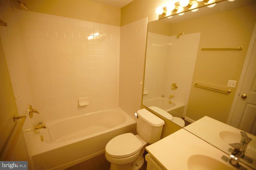 12500 Fox View Way Reston, VA 20191 - Photo 33 of 43 Gallery Image 33