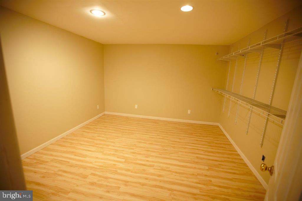 12500 Fox View Way Reston, VA 20191 - Photo 34 of 43 Gallery Image 34