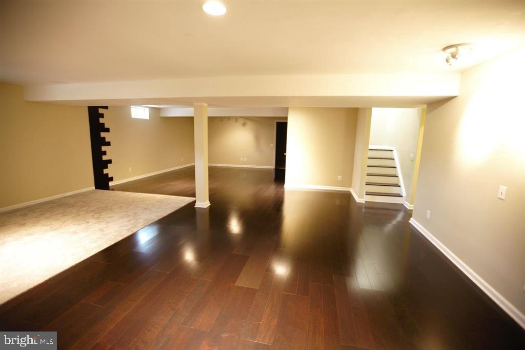 12500 Fox View Way Reston, VA 20191 - Photo 36 of 43 Gallery Image 36