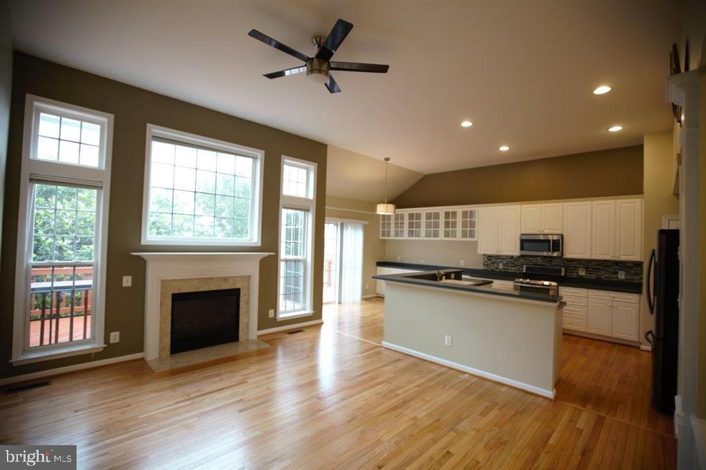 12500 Fox View Way Reston, VA 20191 - Photo 8 of 43 Gallery Image 8