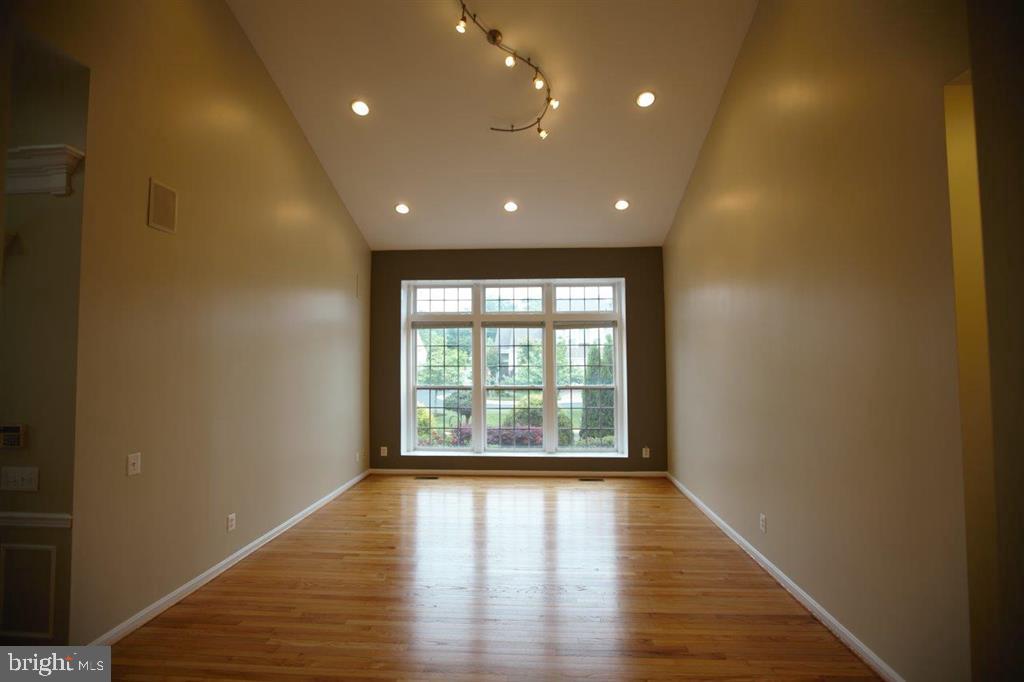 12500 Fox View Way Reston, VA 20191 - Photo 10 of 43 Gallery Image 10