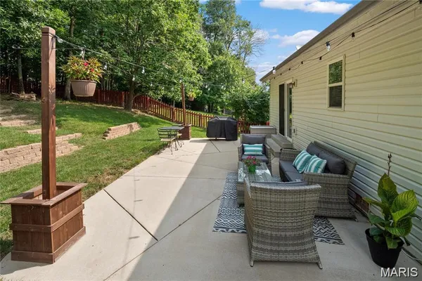$325,000 | 147 Hunters Lake Court, Eureka, MO 63025