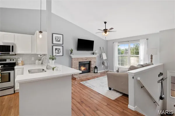 $325,000 | 147 Hunters Lake Court, Eureka, MO 63025