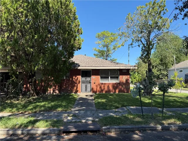 $1,300 | 5335 Burgundy Street, New Orleans, LA 70117