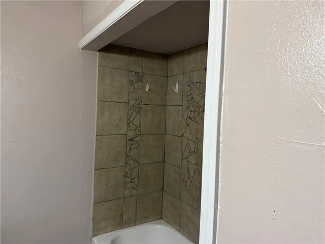 $1,300 | 5335 Burgundy Street, New Orleans, LA 70117