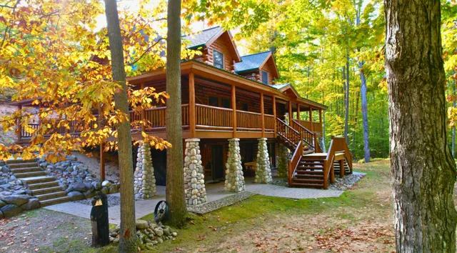 $1,500,000 | 6402 Rustic Pne Trail, Alanson, MI 49706