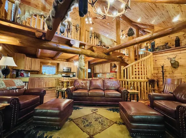 $1,500,000 | 6402 Rustic Pne Trail, Alanson, MI 49706