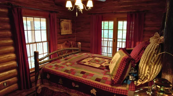 $1,500,000 | 6402 Rustic Pne Trail, Alanson, MI 49706