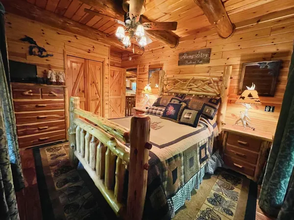 $1,500,000 | 6402 Rustic Pne Trail, Alanson, MI 49706