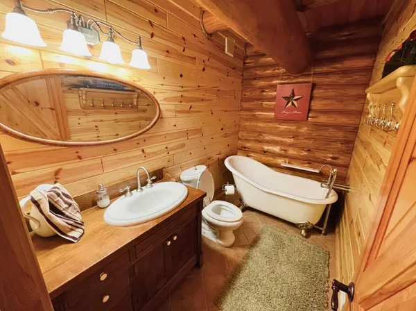 $1,500,000 | 6402 Rustic Pne Trail, Alanson, MI 49706