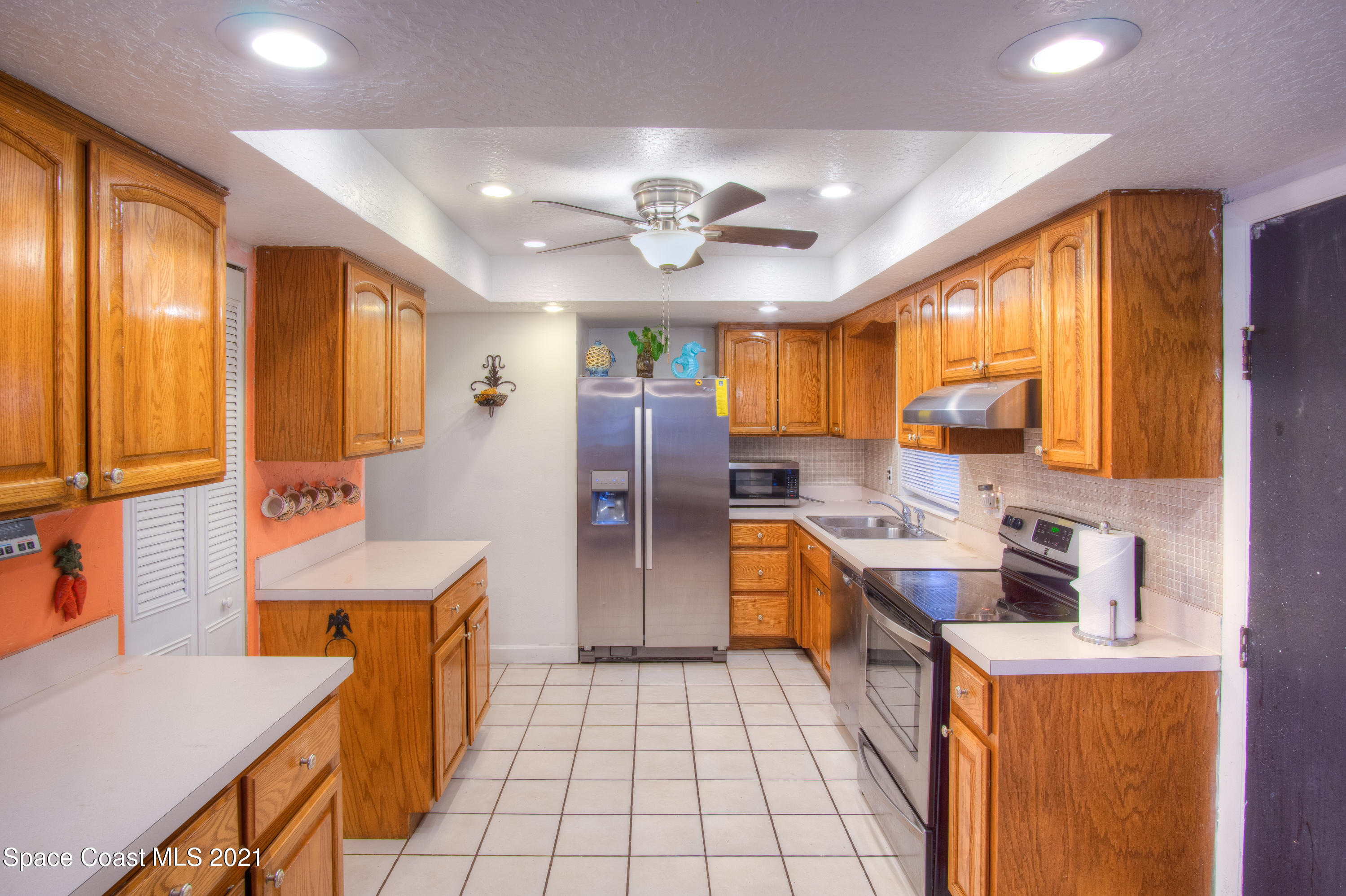 2375 Ricky Road Melbourne, FL 32935 - Photo 3 of 20 Kitchen