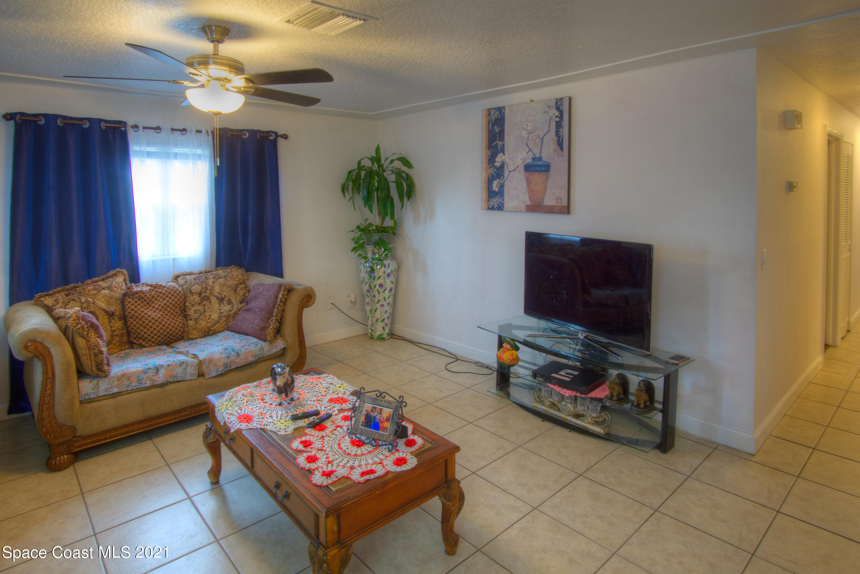 2375 Ricky Road Melbourne, FL 32935 - Photo 6 of 20 Living Room