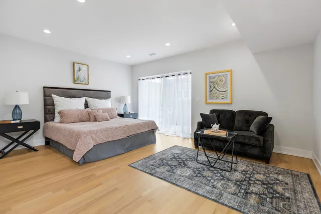 $1,900,000 | 1522 West Wolfram Street, Chicago, IL 60657