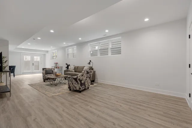 $1,900,000 | 1522 West Wolfram Street, Chicago, IL 60657