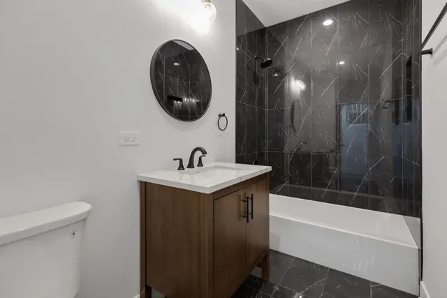 $1,900,000 | 1522 West Wolfram Street, Chicago, IL 60657