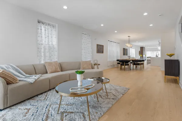 $1,850,000 | 1522 West Wolfram Street, Chicago, IL 60657