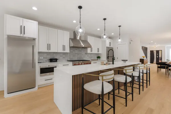 $1,850,000 | 1522 West Wolfram Street, Chicago, IL 60657