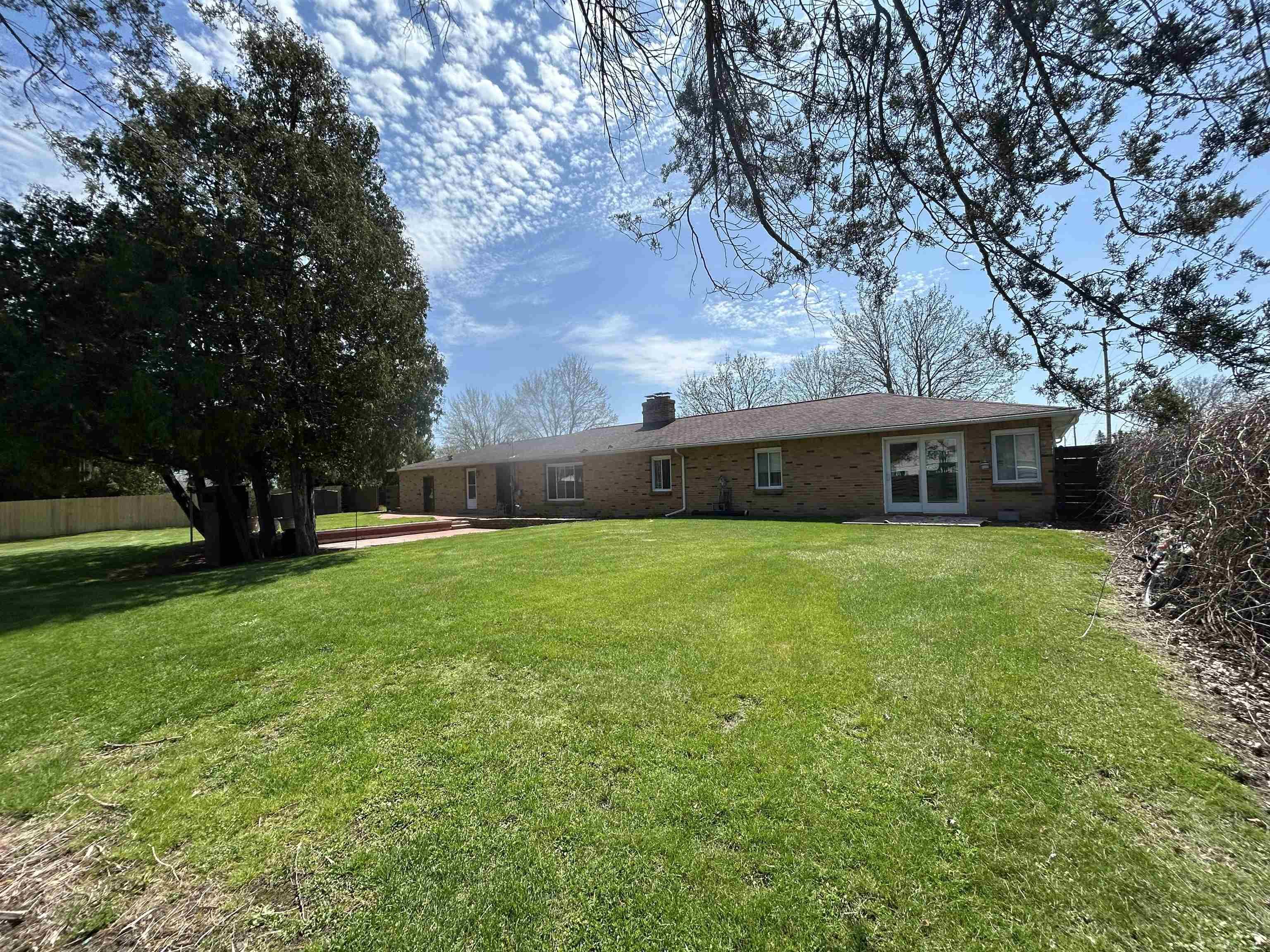 830 West 3rd Street Pinconning, MI 48650 - Photo 6 of 39