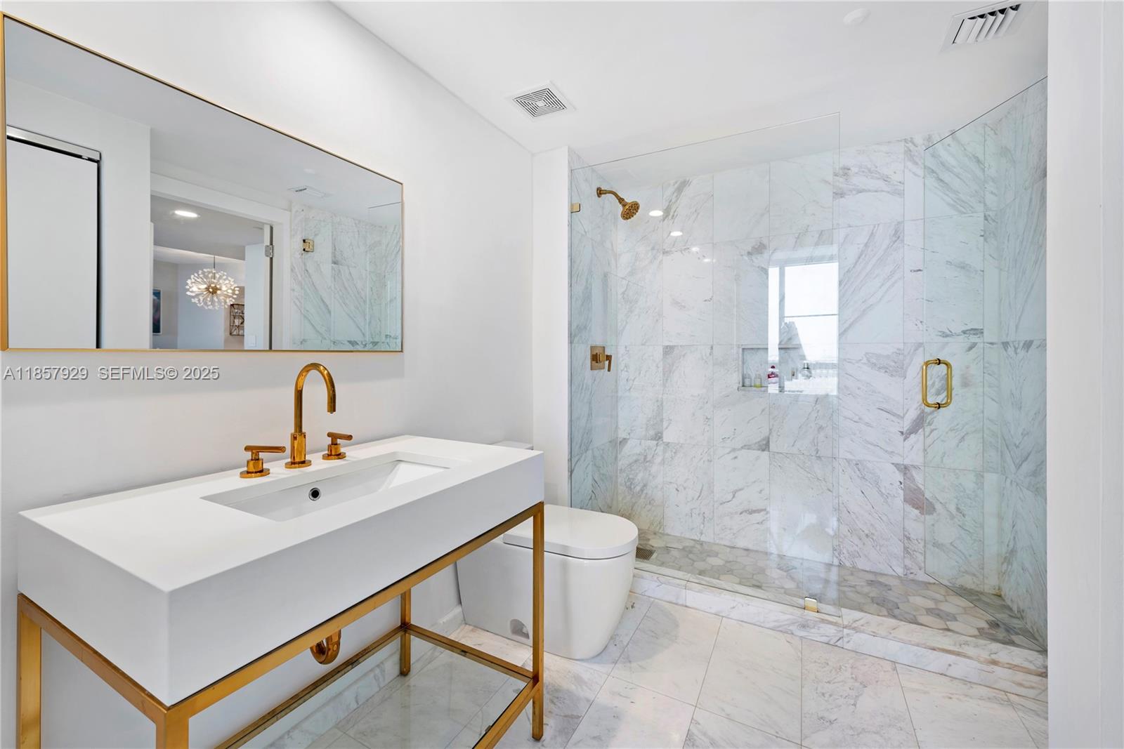 400 Alton Road, Unit 1405 Miami Beach, FL 33139 - Photo 15 of 18 Gallery Image 15