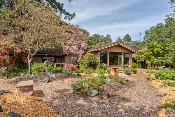 $889,500 | 308 Jefferson Lane, Ukiah, CA 95482