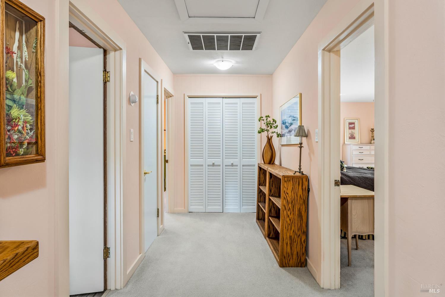 308 Jefferson Lane Ukiah, CA 95482 - Photo 29 of 50 a view of an entryway and livingroom