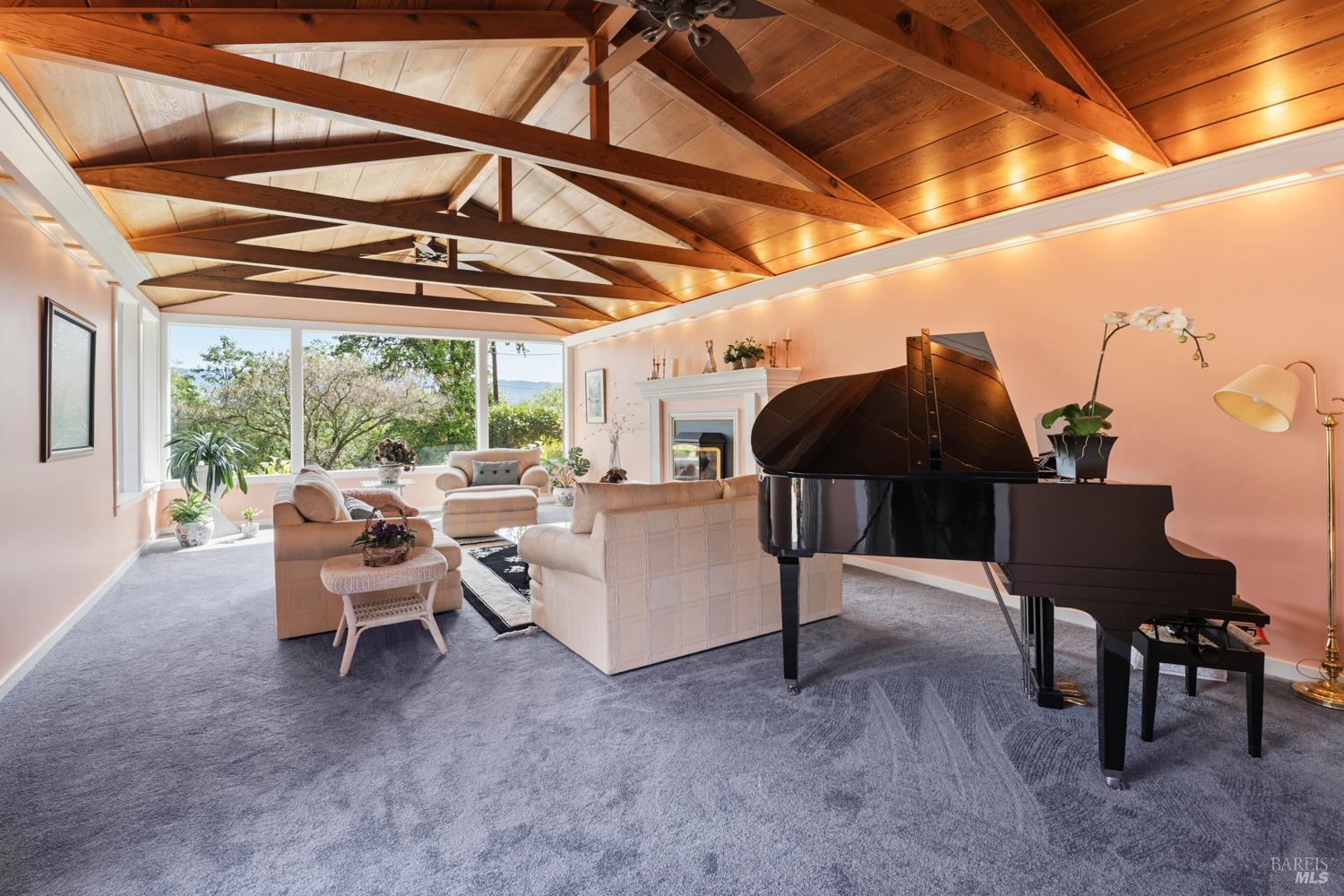 308 Jefferson Lane Ukiah, CA 95482 - Photo 7 of 50 a living room with furniture and a window
