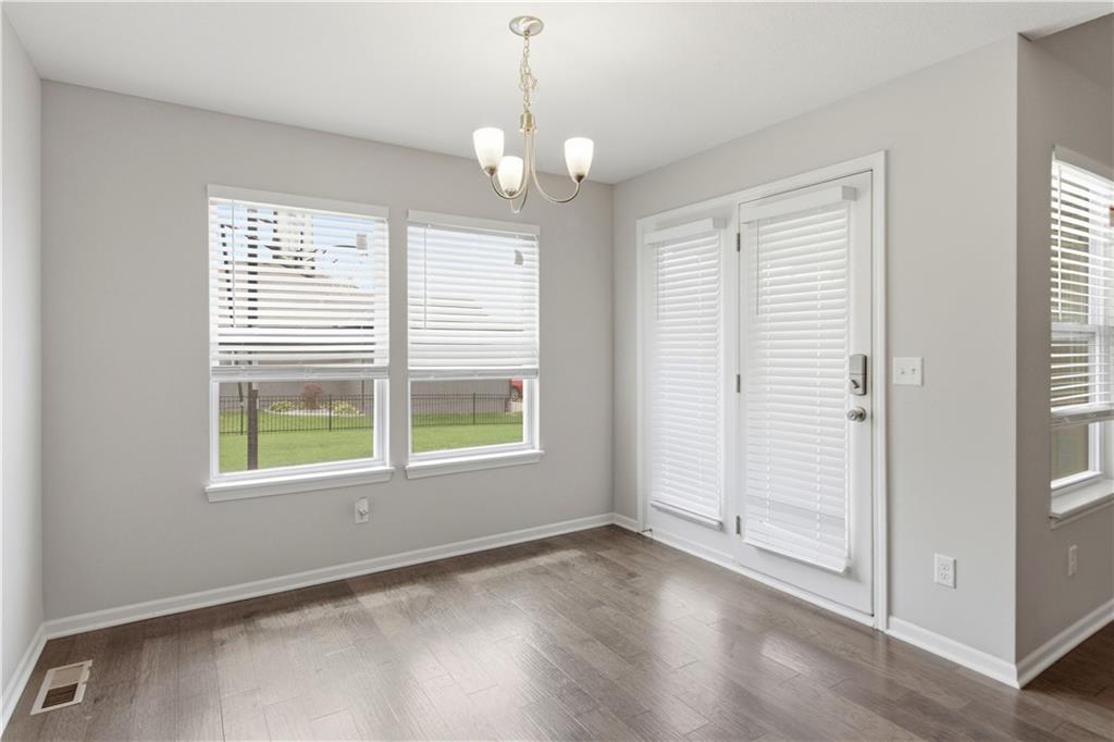 14223 Amanda Lane Basehor, KS 66007 - Photo 11 of 44