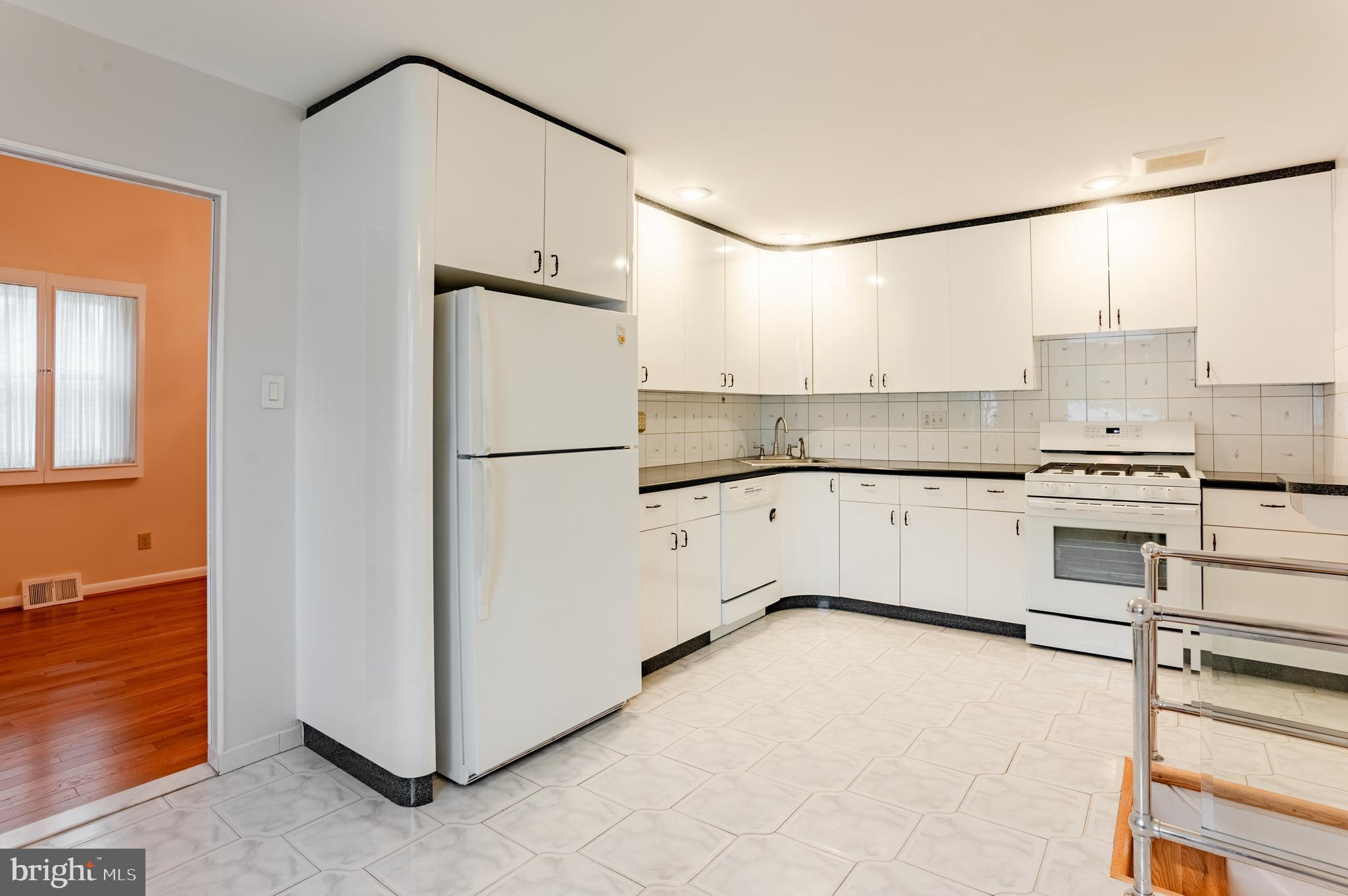 8837 Rising Sun Avenue Philadelphia, PA 19115 - Photo 9 of 35 Gallery Image 9