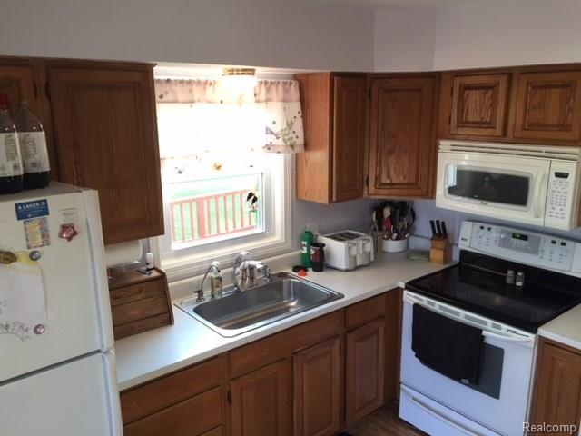 3590 Glover Road Almont, MI 48003 - Photo 8 of 18 IMG_6804.JPG