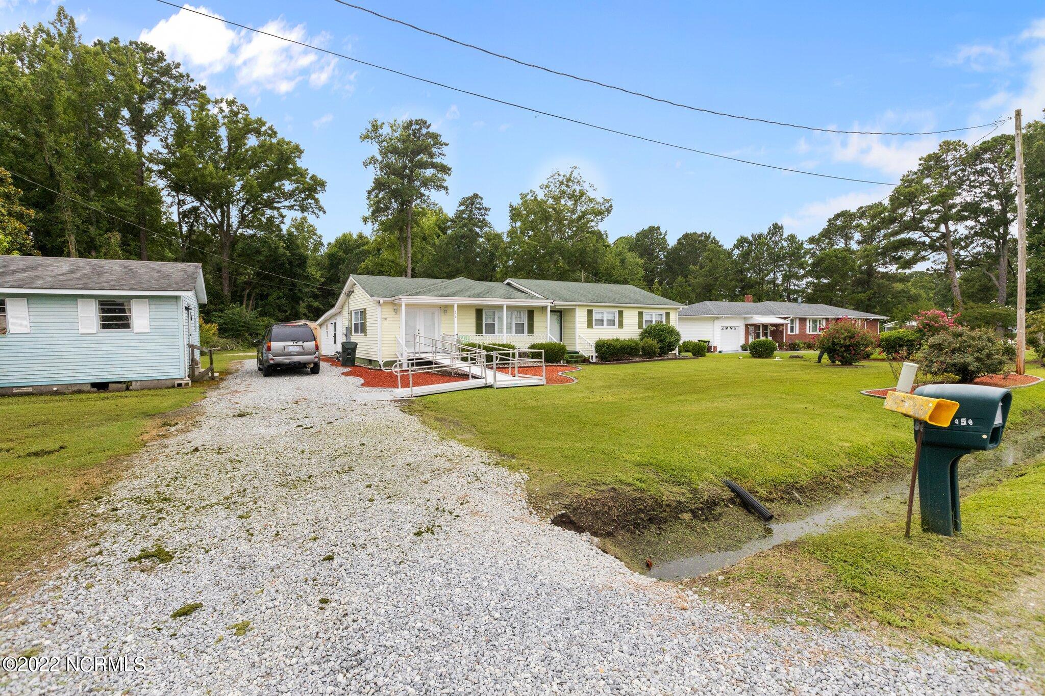 452 Lynchs Beach Loop Road Bayboro, NC 28515 - Photo 7 of 43 Front