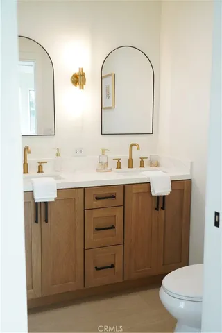 $1,669,000 | 6862 Breeland Drive, Huntington Beach, CA 92647